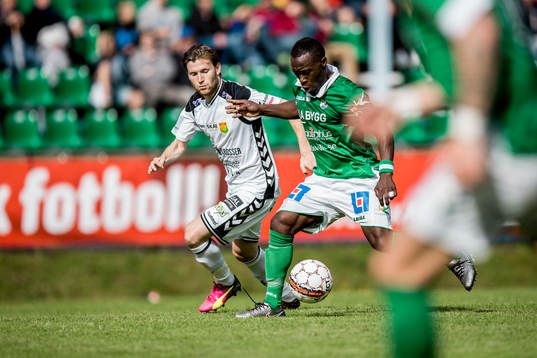 Ljungskiles Ahmed Suleiman före GAIS Johan Lundgren