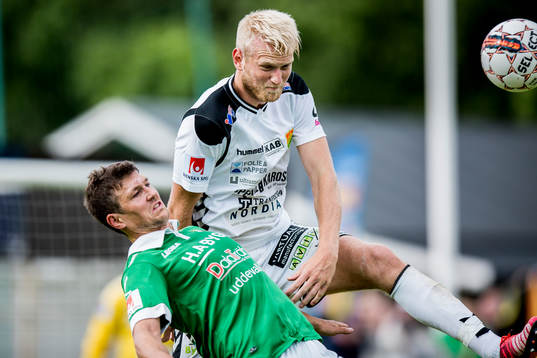 GAIS Carl Nyström och Ljungskiles Hannes Stiller
