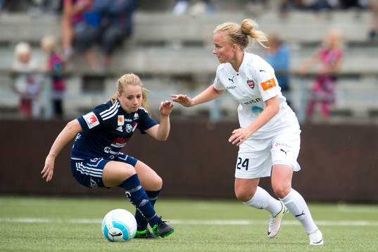 Rosengårds Emma Pennsäter och Kvarnsvedens Megan Toohey