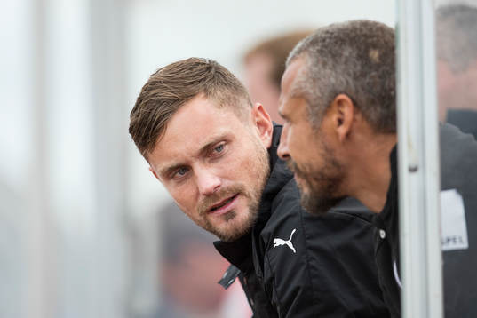 Helsingborgs assisterande tränare Tobias Tuvesson pratar