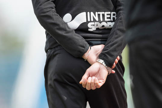 Helsingborgs manager Henrik Larssons händer