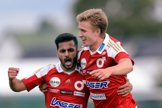 Degerfors Govend Haidar och Ludvig Fritzson jublar