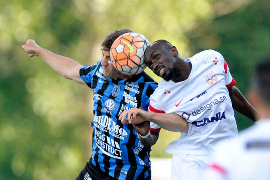 Bläddra bland fler bilder av Fotboll, Superettan, Assyriska - Sirius 