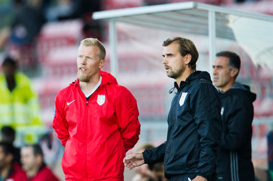 Assyriskas tränare Fredrik Samuelsson och assisterande