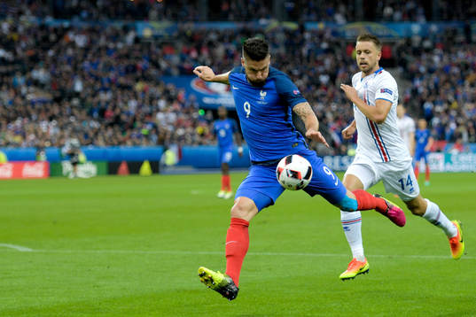 Frankrikes Olivier Giroud gör 1-0