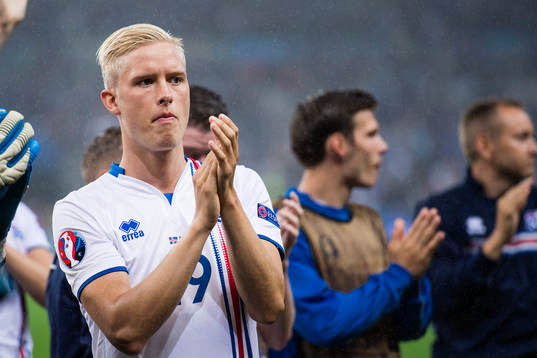 Islands Hordur Magnusson tackar publiken