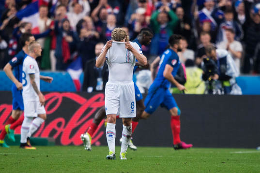Islands Birkir Bjarnason deppar