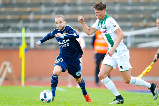 Djurgårdens Daniel Berntsen och Groningens Hans Hateboer