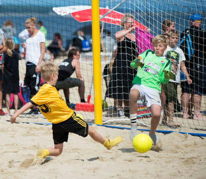 i matchen i beachsoccer med IFK Hässleholms pojkar födda