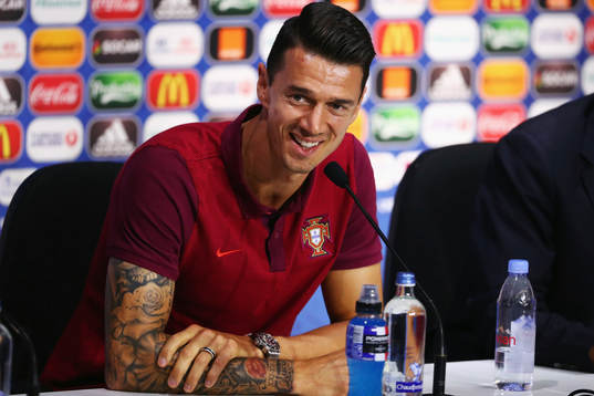 I denna handout-bild från UEFA ses Jose Fonte på