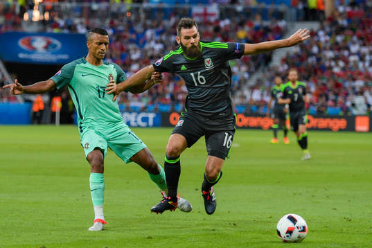 Portugals Nani och Wales Joe Ledley