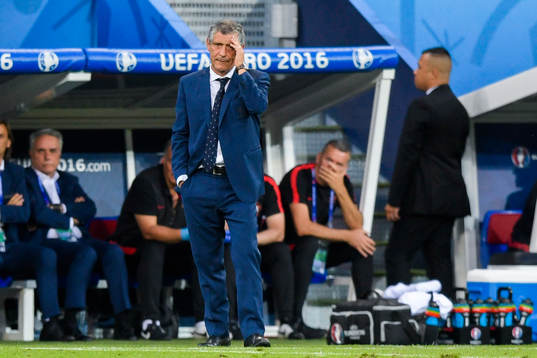 Portugals förbundskapten Fernando Santo deppar