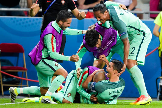 Portugals Cristiano Ronaldo jublar