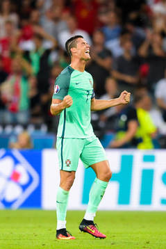 Portugals Cristiano Ronaldo jublar