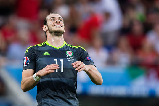 Wales Gareth Bale reagerar