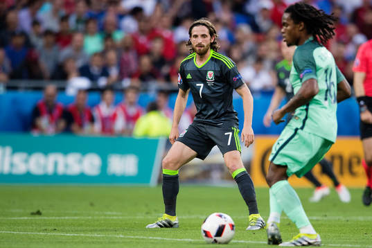 Wales Joe Allen och Portugals Renato Sanches