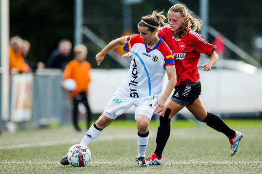 Hovås Billdals Taina Hartikainen och LB07s Elin Björklund
