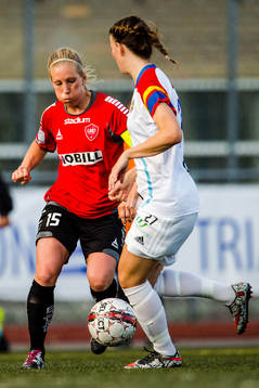 LB07s Mia Persson och Hovås Billdals Frida Boriero