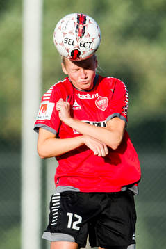 LB07s Nellie Lilja nickar