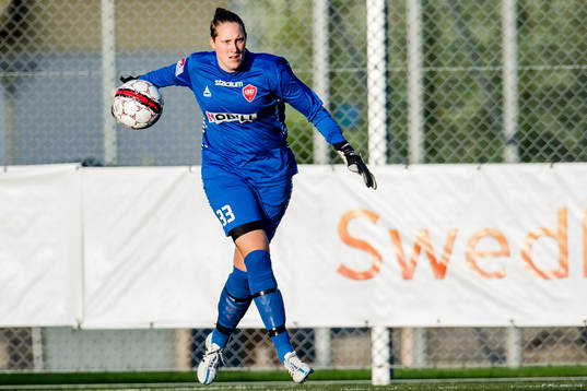 LB07s målvakt Emma Lind