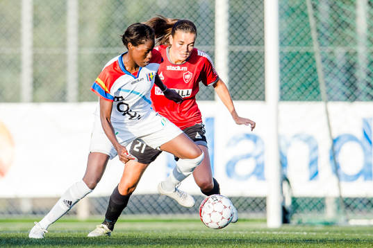 Hovås Billdals Valerie Obita och LB07s Anna Welin