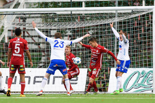 s Emil Johansson (h) jublar