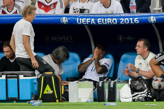 Tysklands Jerome Boateng har ont