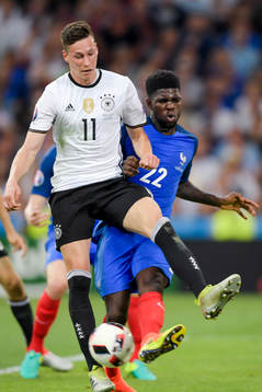 Tysklands Julian Draxler och Frankrikes Samuel Umtiti