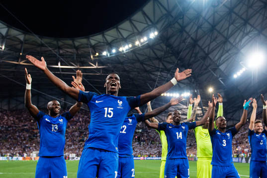 Frankrikes spelare med Antoine Griezmann, Paul Pogba,