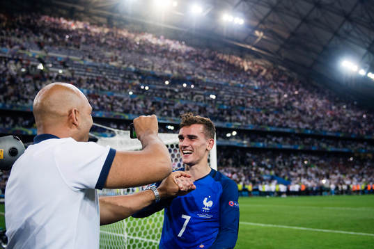 Frankrikes Antoine Griezmann jublar