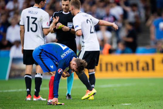 Frankrikes Antoine Griezmann gör sig redo för en straff