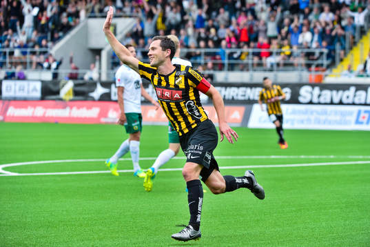 Häckens Martin Ericsson jublar