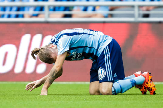 Djurgårdens Daniel Berntsen har ont