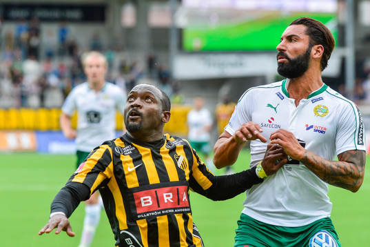 Hammarbys Stefan Batan och Häckens John Owoeri