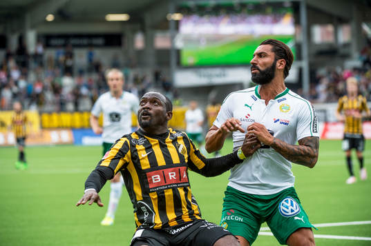 Häckens John Owoeri  och Hammarbys Stefan Batan och