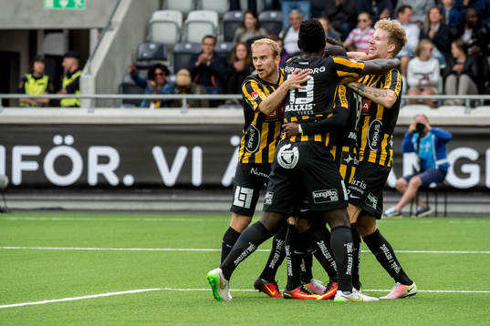 Häckens Kari Arkivuo,John Owoeri och Samuel Gustafson
