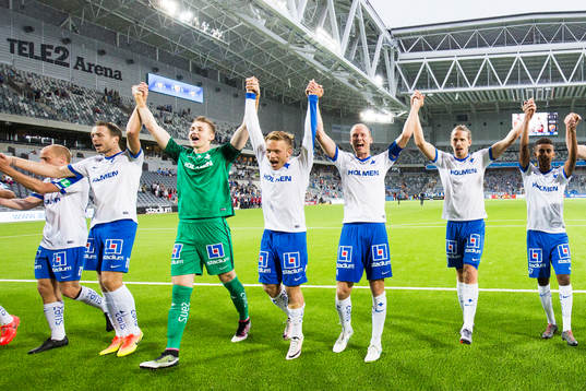 Norrköpings målvakt Andreas Vaikla , Nicklas Bärkroth ,