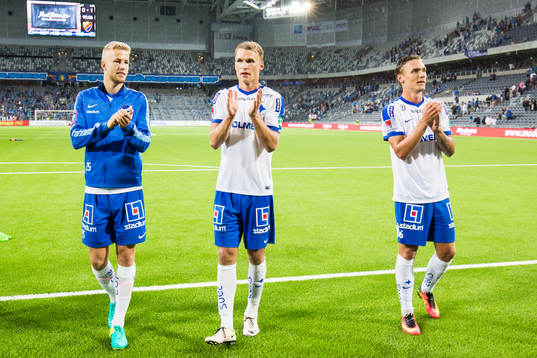 Norrköpings Sebastian Andersson (m)  applåderar publiken