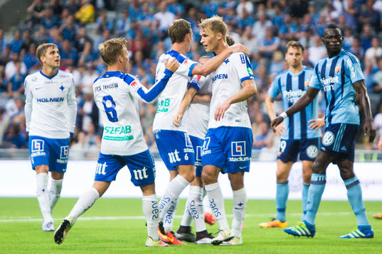 Norrköpings Sebastian Andersson jublar med Linus Wahlqvist