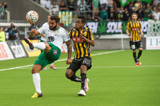 Hammarbys Stefan Batan och Häckens Nasiru Mohammed