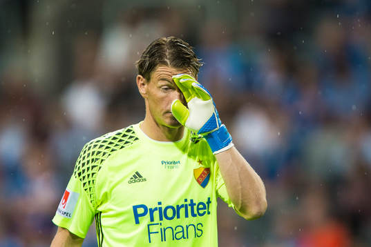 Djurgårdens målvakt Kenneth Höie deppar