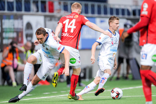 Gefles Jens Portin och Johan Bertilsson i en kamp mot