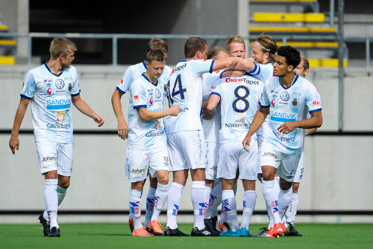 Gefles spelare jublar