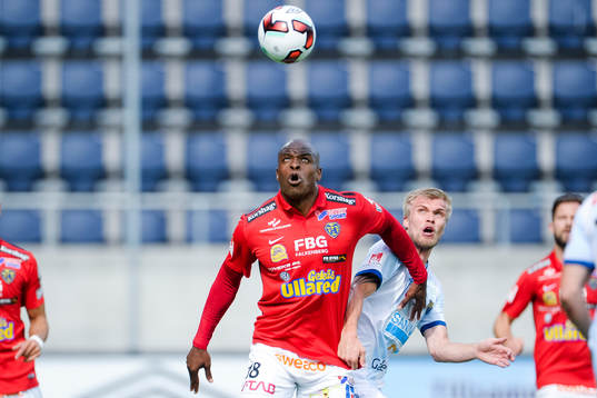 Falkenbergs Hakeem Araba och Gefles Robin Nilsson