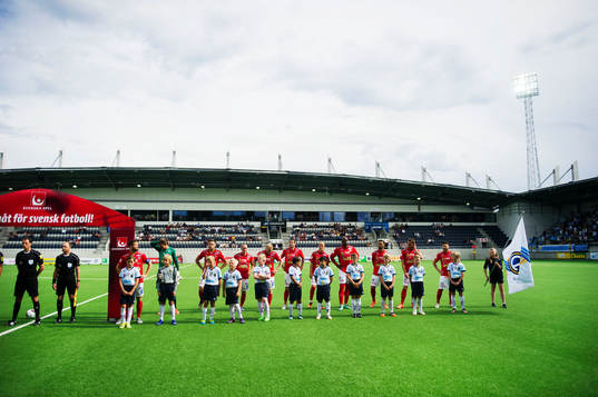 Falkenbergs spelare ställer upp