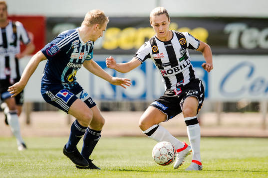 Husqvarnas Johan Karlefjärd och Landskronas Jonathan Levi