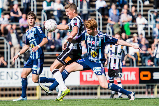 Landskronas Erik Pärsson och Husqvarnas Anton Henningsson