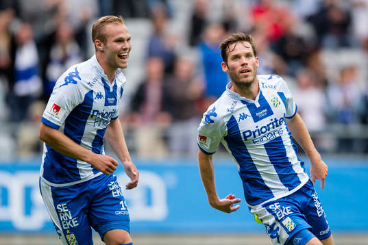 IFK Göteborgs Gustav Engvall och Emil Salomonsson jublar