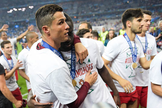 Portugals Cristiano Ronaldo  jublar