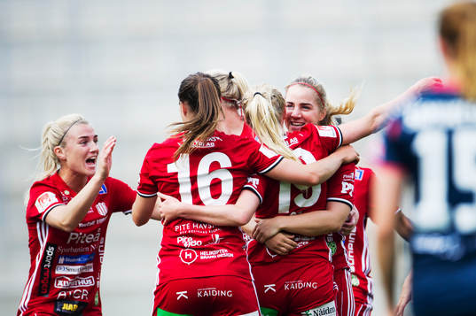 Piteås spelare jublar